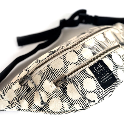 over the moon bag BLOCKOUT
