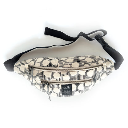 over the moon bag BLOCKOUT