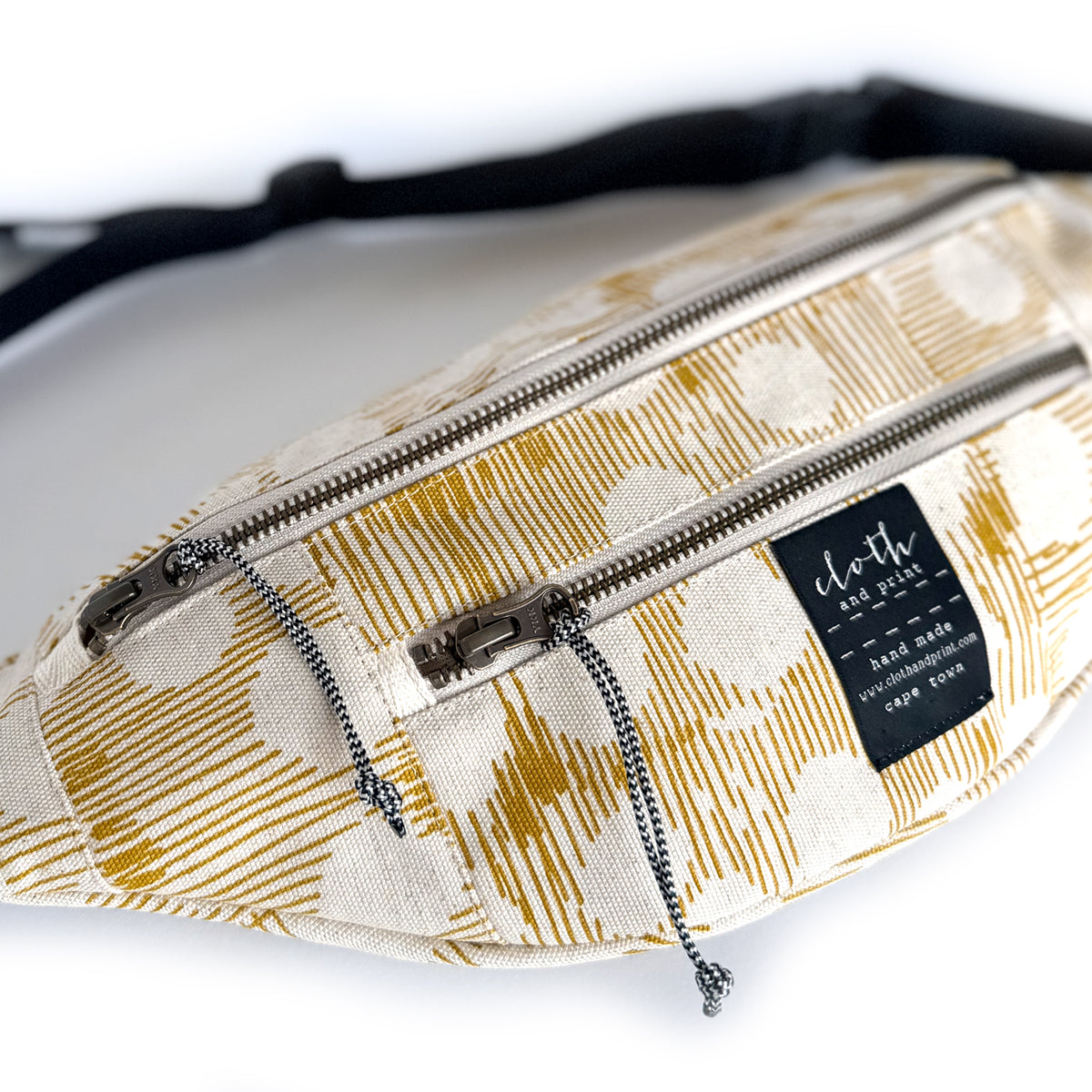 over the moon bag BLOCKOUT