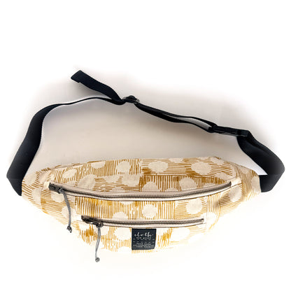over the moon bag BLOCKOUT