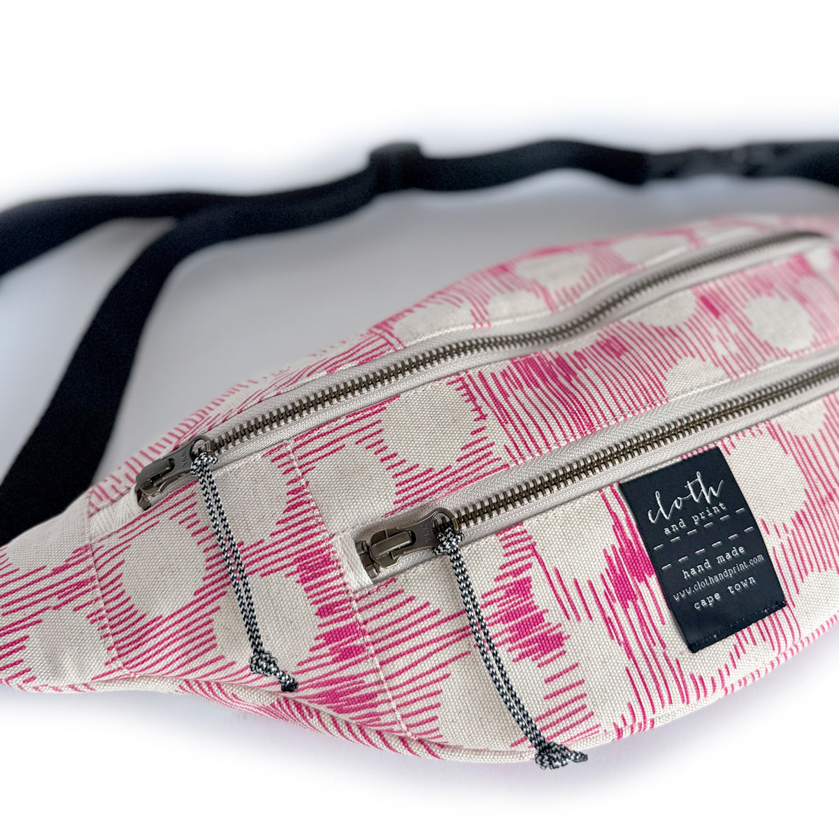 over the moon bag BLOCKOUT